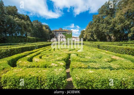 Vignanello, Italien - das Ruspoli-Schloss in der Altstadt des mittelalterlichen Städtchens in Tuscia. Dieser edle Residenz verfügt über einen tollen Garten Stockfoto