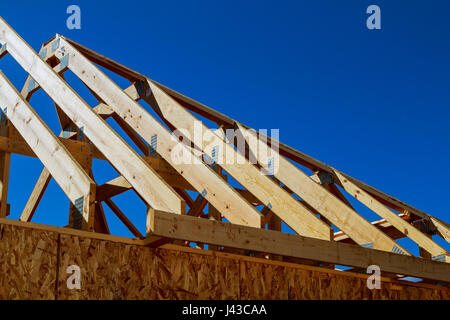 Das neue Gebäude Haus Konstruktion Interieur mit exponierten Rahmung Stockfoto