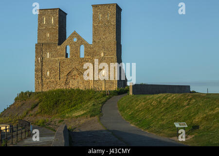 Reculver Zwillingstürme nr Herne Bay, Kent, UK Stockfoto