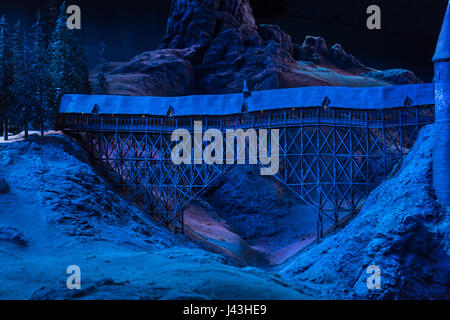 Holzbrücke Modellbau von Hogwarts Schloss, Harry Potter, Warner Bros.-Studio Tour, Leavesden, London Stockfoto