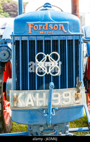 Ein Fordson E27N Major Diesel-Traktor mit Perkins Dieselmotor.  Während der 1940er Jahre in England gemacht.