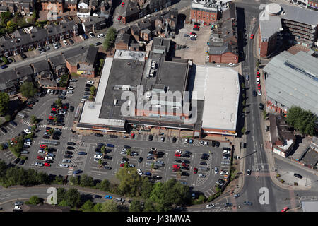 Luftaufnahme von Sainsburys Supermarkt in Altrincham, Großbritannien Stockfoto