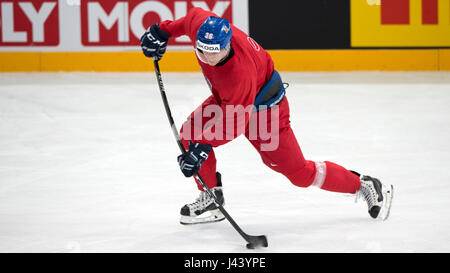 Paris, Frankreich. 8. Mai 2017. Trainingseinheit vor dem Eishockey-WM-Spiel Tschechien gegen Finnland, in Paris, Frankreich, am 8. Mai 2017. Jakub Krejcik (CZE) Credit: Michal Kamaryt/CTK Foto/Alamy Live-Nachrichten Stockfoto