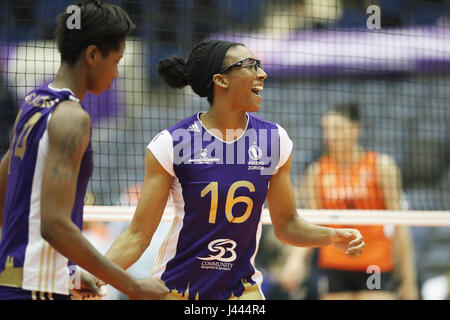 Kobe, Japan. 9. Mai 2017. Folike Akinradewo (VOL) Volleyball: 2017 FIVB Volleyball Women Club World Championship match zwischen Volero Zürich 3: 0 Eczacibasi Istanbul in Kobe, Japan. Bildnachweis: AFLO/Alamy Live-Nachrichten Stockfoto