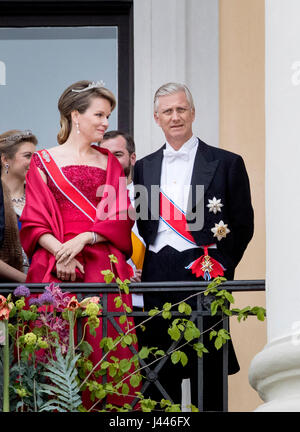 Oslo, Norwegen. 9. Mai 2017. Philippe König und Königin Mathilde von Belgien besuchen die 80. Geburtstagsfeiern von König Harald und Königin Sonja von Norwegen im königlichen Palast in Oslo, Norwegen, 9. Mai 2017. Foto: Patrick van Katwijk POINT DE VUE · KEIN DRAHT-SERVICE · Foto: Patrick van Katwijk/Dutch Photo Press/Dpa/Alamy Live News Stockfoto