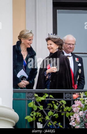 Oslo, Norwegen. 9. Mai 2017. Sophie Countess of Wessex, König Carl Gustaf und Königin Silvia von Schweden besuchen die 80. Geburtstagsfeiern von König Harald und Königin Sonja von Norwegen im königlichen Palast in Oslo, Norwegen, 9. Mai 2017. Foto: Patrick van Katwijk POINT DE VUE · KEIN DRAHT-SERVICE · Foto: Patrick van Katwijk/Dutch Photo Press/Dpa/Alamy Live News Stockfoto