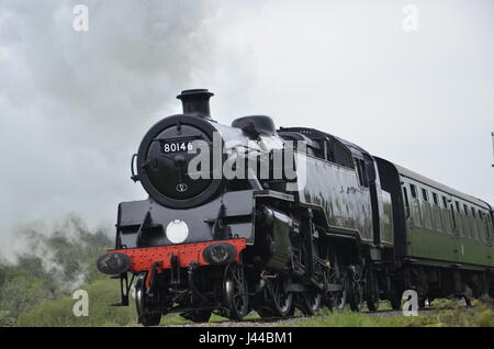 Ein Standard 4MT Tank Dampfzug auf der Swanage Railway in Dorset Stockfoto