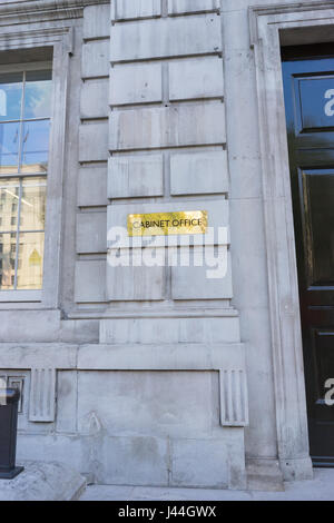 Außenansichten der Regierung Cabinet Office Gebäude in Whitehall London während des Tages. Stockfoto