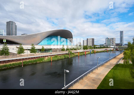 London Aquatics Centre an der Queen Elizabeth Olympic Park in London, England Vereinigtes Königreich Großbritannien Stockfoto