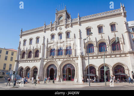 Portugal, Estredmadura, Lissabon, Baixa, reich verzierten Eingang zum Rossio-Bahnhof. Stockfoto