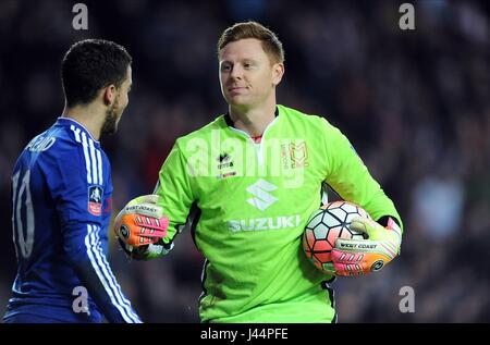 MILTON KEYNES DONS Torwart MILTON KEYNES DONS V CHELSEA-Stadion: MK MILTON KEYNES BUCKINGHAMSHIRE ENGLAND 31. Januar 2016 Stockfoto