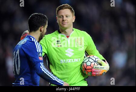 MILTON KEYNES DONS Torwart MILTON KEYNES DONS V CHELSEA-Stadion: MK MILTON KEYNES BUCKINGHAMSHIRE ENGLAND 31. Januar 2016 Stockfoto