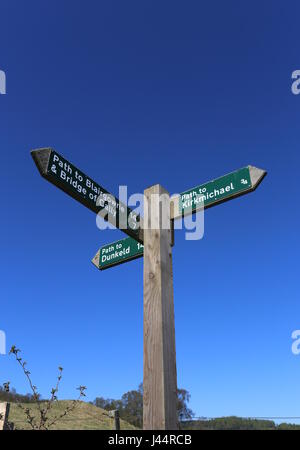 Melden Sie Cateran Trail in der Nähe von Kirkmichael Schottland Mai 2017 an Stockfoto