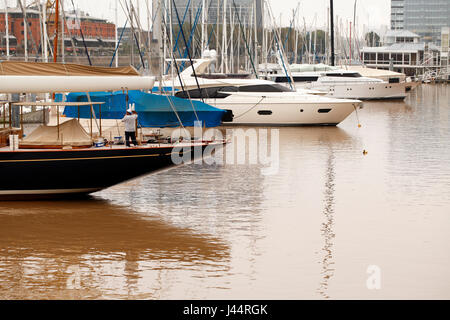 Verjüngt Docks in Puerto Madero, Buenos Aires, Argentinien. Stockfoto