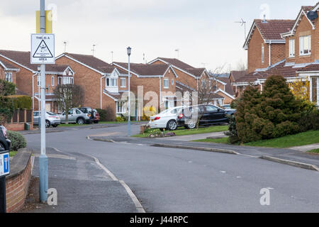 Neighborhood Watch Bereich Zeichen auf einer modernen Wohnanlage in West Bridgford, Nottinghamshire, England, Großbritannien Stockfoto