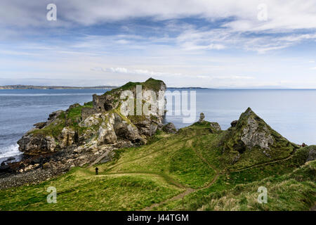 Kinbane Head und Kinbane Castle in der Nähe von Ballycastle an der North Antrim oder Causeway Coast of Northern Ireland Stockfoto