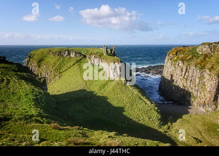 Dunseverick Castle in der Nähe von Bushmills auf der Causeway Küste von North Antrim in Nordirland Stockfoto