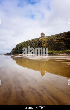 Mussenden Temple auf Klippe über Benone Strand bei Abfahrt in der Nähe von Castlerock im County Londonderry-Nordirland Stockfoto