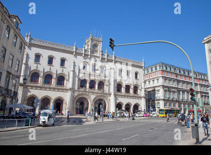 Portugal, Estredmadura, Lissabon, Baixa, reich verzierten Eingang zum Rossio-Bahnhof. Stockfoto