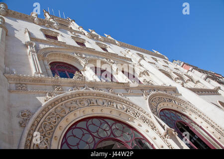 Portugal, Estredmadura, Lissabon, Baixa, reich verzierten Eingang zum Rossio-Bahnhof. Stockfoto