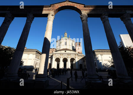 Colonne di San Lorenzo, befindet sich vor der Basilika San Lorenzo Maggiore, Mailand, Italien Stockfoto