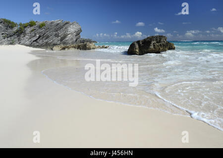 Idyllische Sandstrand auf der Insel Bermuda, ein Britisches Territorium im Nordatlantik. Stockfoto