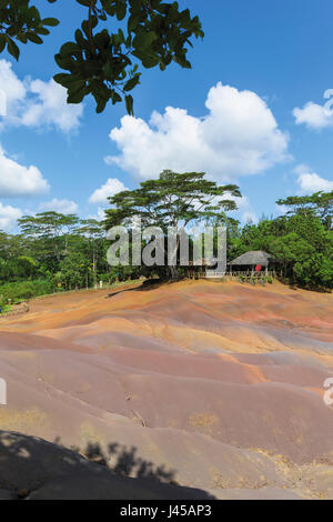 Mauritius.  Maskarenen.  In der Nähe von Chamarel.  Terres de Sept Couleurs.  Chamarel farbige Erden.  Die verschiedenen Farben des Sandes sind das Ergebnis Stockfoto