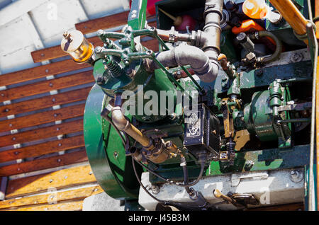 ViCTORIA, BC Kanada CLASSIC BOAT SHOW SEPTEMBER 1,2013: Power Start mit klassischen machen und Bruch-Gasmotor. Stockfoto