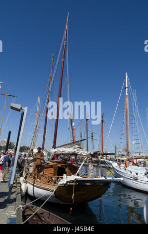 ViCTORIA, BC Kanada CLASSIC BOAT SHOW SEPTEMBER 1,2013: klassische Boote auf dem Display in Victoria Harbour. Stockfoto