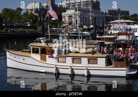 ViCTORIA, BC Kanada CLASSIC BOAT SHOW SEPTEMBER 1,2013: klassische Boote auf dem Display in Victoria Harbour. Stockfoto