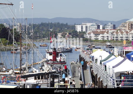 ViCTORIA, BC Kanada CLASSIC BOAT SHOW SEPTEMBER 1,2013: klassische Boote auf dem Display in Victoria Harbour. Stockfoto