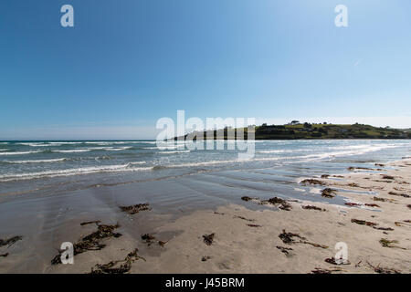 8. Mai 2017, Clonakilty Hafen - Blick auf den Inchydoney Strand befindet sich in West Cork, Irland. Stockfoto