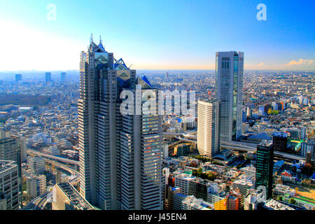 Park Hyatt und Opera City Tower-Blick vom Tokyo Metropolitan Government Bulding Shinjuku Japan Stockfoto