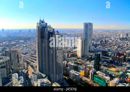 Park Hyatt und Opera City Tower-Blick vom Tokyo Metropolitan Government Bulding Shinjuku Japan Stockfoto