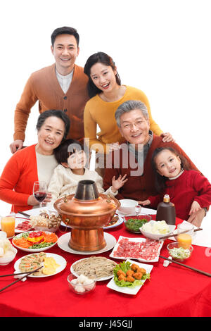 Glücklich Familientreffen Abendessen für das chinesische Neujahr Stockfoto