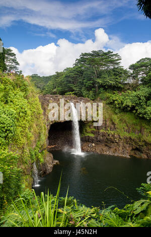 Der Rainbow-Falls in der Nähe von Hilo auf Big Island, Hawaii, USA. Stockfoto