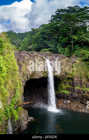 Der Rainbow-Falls in der Nähe von Hilo auf Big Island, Hawaii, USA. Stockfoto