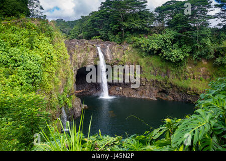 Der Rainbow-Falls in der Nähe von Hilo auf Big Island, Hawaii, USA. Stockfoto
