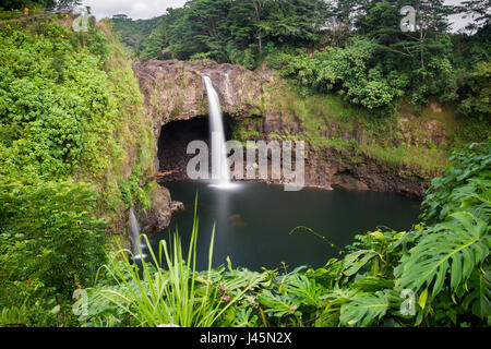 Der Rainbow-Falls in der Nähe von Hilo auf Big Island, Hawaii, USA. Stockfoto