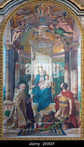 TURIN, Italien - 16. März 2017: Das Gemälde der Madonna mit den Heiligen in der Kirche Chiesa di San Filippo Neri von Enrico Reffo (1891). Stockfoto