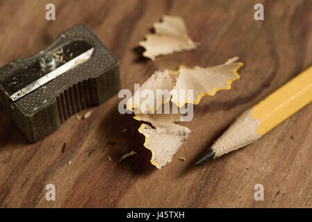 Bleistift und Bleistift Anspitzer closeup Stockfoto