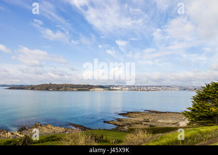 Blick über den Fluss Fal aus St Mawes, Cornwall, England, UK Stockfoto