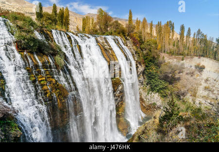 Tortum Wasserfall ist der größte Wasserfall und es ist eines der bemerkenswertesten Naturschätze der Türkei Stockfoto