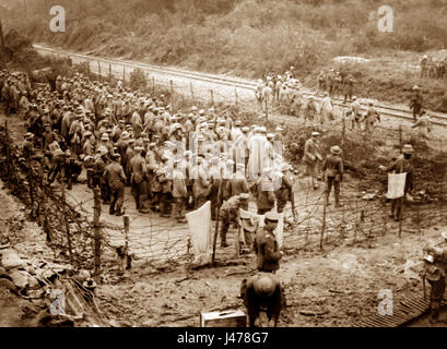 WW1 Schlacht der Ancre - deutschen Gefangenen genommen in Beaumont-Hamel von der 51. Division 13. November 1916 Stockfoto