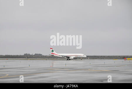 MEA - Middle East Airlines Airbus A320-200 am internationalen Flughafen von Paphos Stockfoto