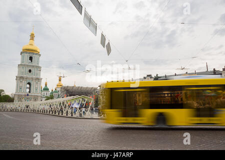 Kiew, UKRAINE - 30. April 2017: Sofiivska Square in der Nähe von Eurovision Lied-Wettbewerb-Fanzone in Kiew, Ukraine Stockfoto