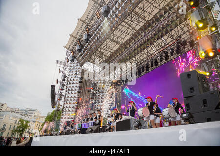 Kiew, UKRAINE - 30. April 2017: Bühne des Eurovision Song Contest Fan-Zone auf dem Sofiivska Platz in Kiew, Ukraine Stockfoto