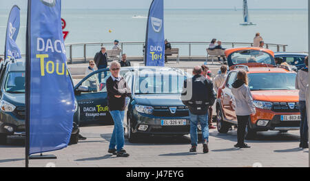 Sables d Olonne, Frankreich - 7. Mai 2017: Dacia Tour 2017 ist eine kommerzielle Betrieb organisiert durch die Auto-Builder, um seine Autos können zu präsentieren Stockfoto