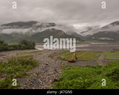 Taiping-Berg, Taiwan - 15. Oktober 2016: Ansicht der Lanyang Fluss und die Berge im Taipingshan National Forest Recreation Area in Taiwan Stockfoto