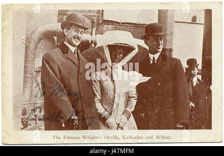 Orville und Wilbur Wright waren Pioniere in der Luftfahrt, bekannt für ihren erfolgreichen Flug im Jahr 1903. Dieser Verweis bezieht sich wahrscheinlich auf ein Porträt oder eine historische Darstellung aus der Zeit um 1910, in der ihre fortgesetzten Beiträge zur Luftfahrt dargestellt werden. Stockfoto